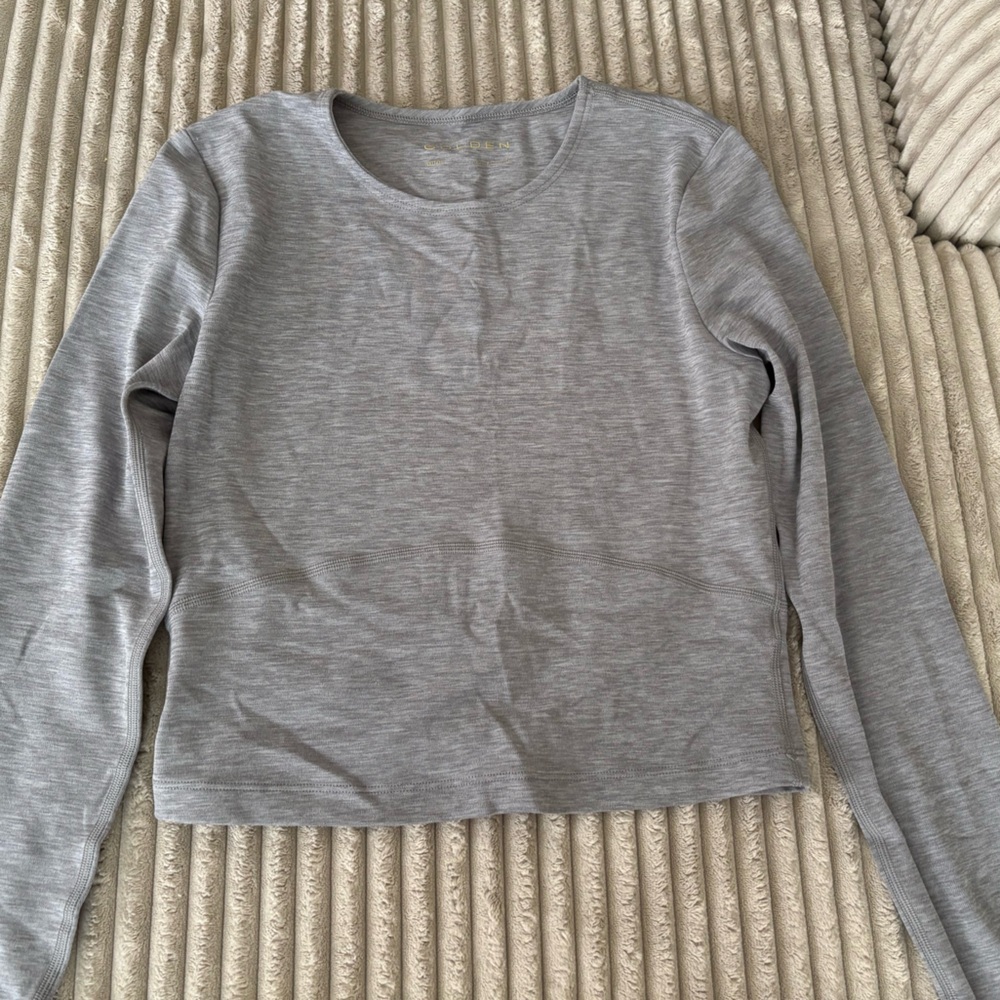 Aritzia GOLDEN top (NWOT)